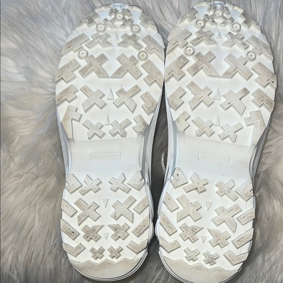 Burberry White & Beige Check Runner Sneakers - Picture 4 of 5